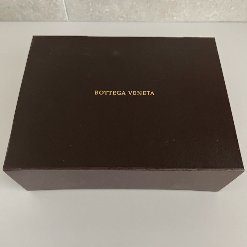 👛  Bottega Veneta Mini Pouch Mist in buttery soft Leather BNIB - Picture 6 of 10
